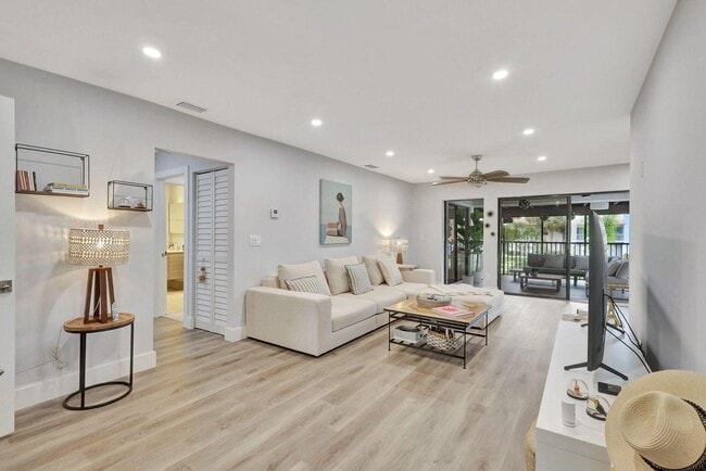 Foto del edificio - 95 Pelican Pointe Dr