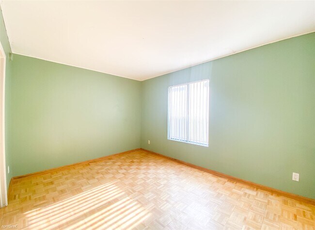 Building Photo - 2 br, 3 bath Townhome - 6036 Hazelhurst Pl D