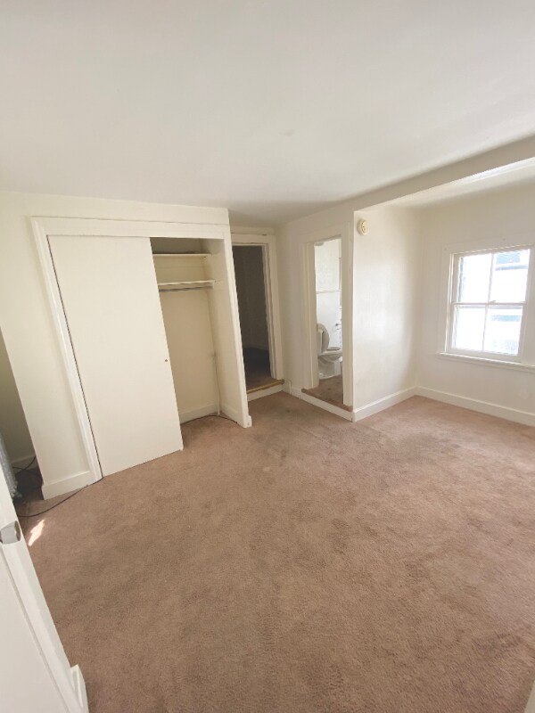 Building Photo - 248 Chambersburg St