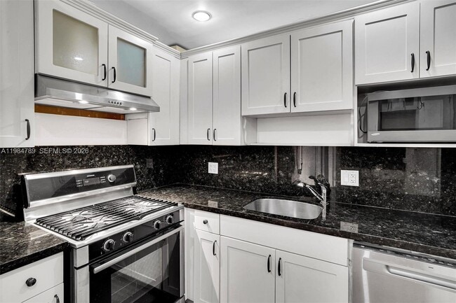 Building Photo - 700 Biltmore Way