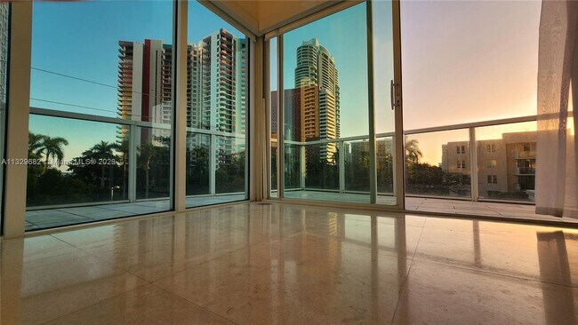 Building Photo - 1528 Brickell Ave