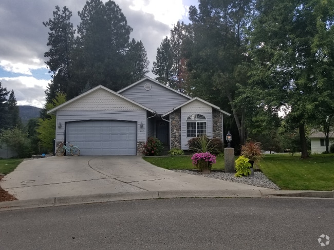 Building Photo - 404 S Chinook Cir