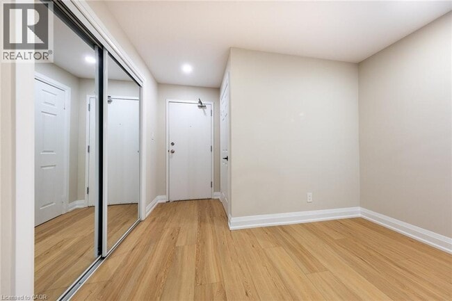 Building Photo - 1450 Glen Abbey Gate