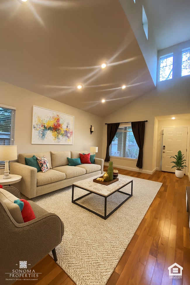 Building Photo - Lovely Updated 3BD/2.5BA Home Located In Fryer Creek!