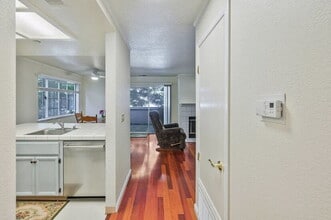 Building Photo - 12 Crystal Gate Ct