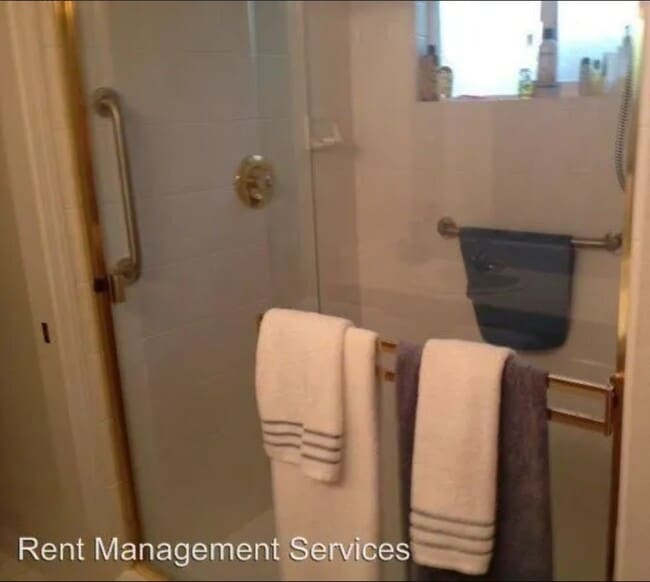 Building Photo - 1000 Teal Ct