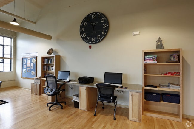 Library Room - Historic Blue Bell Lofts