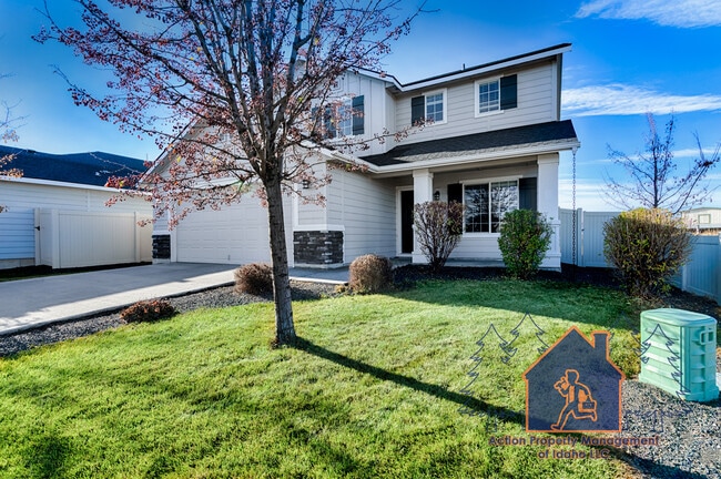 Building Photo - 3181 Saratov Ave