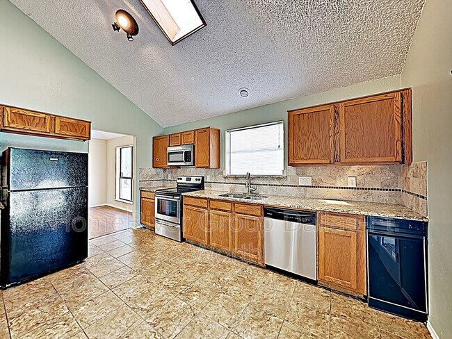 Building Photo - 305 Lemon Dr