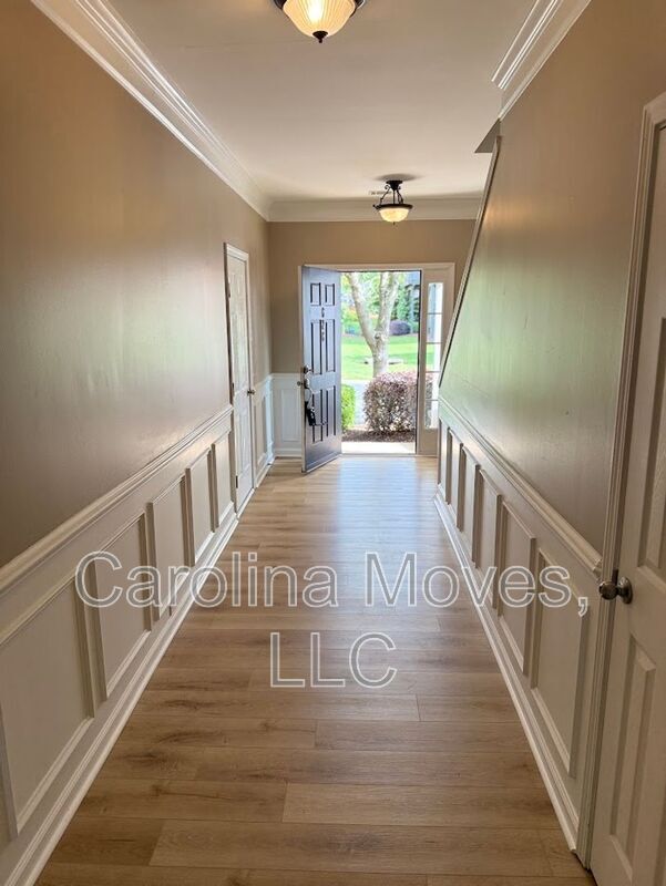 Building Photo - 626 Montreux Dr