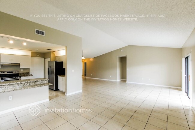 Building Photo - 5941 York Ln