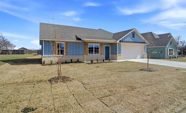Building Photo - 307 Railroad Ave