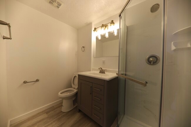 Building Photo - 218 E 500 N