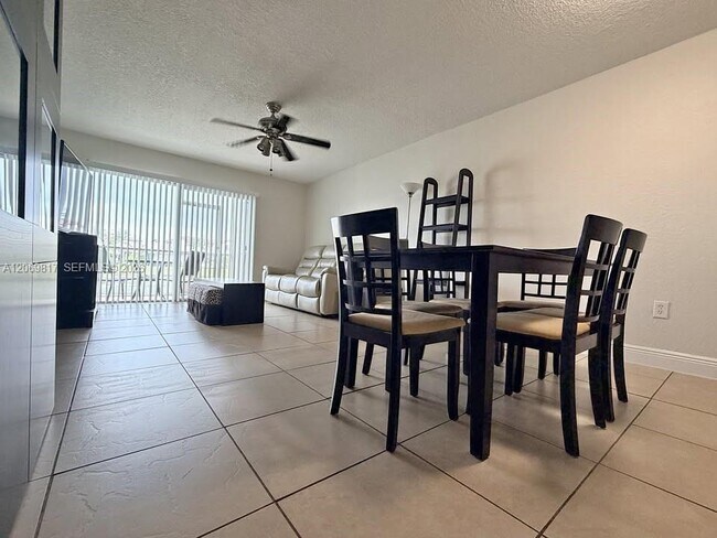 Foto del edificio - 721 SW 113th Way