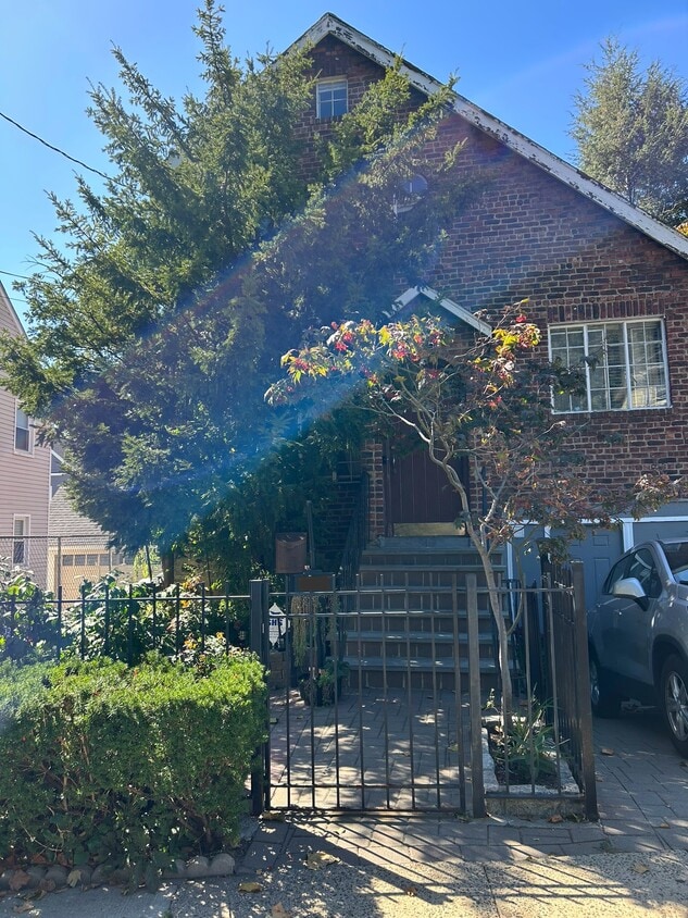 Primary Photo - 1095 Mile Square Rd