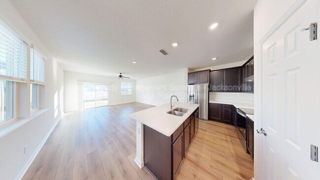 Foto del edificio - 7675 Merchants Way