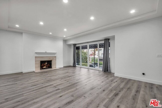 Foto del edificio - 10564 Ashton Ave