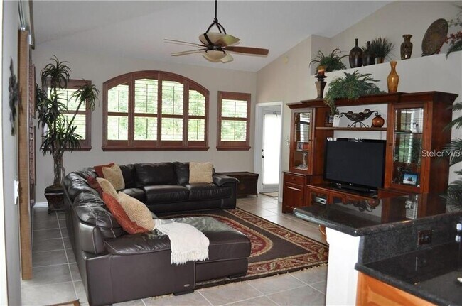 Foto del edificio - 4987 Kernwood Ct