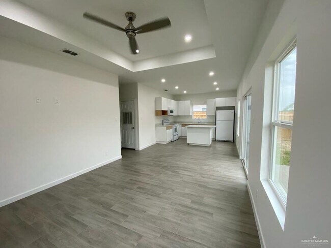 Building Photo - 1311 Marcela Dr