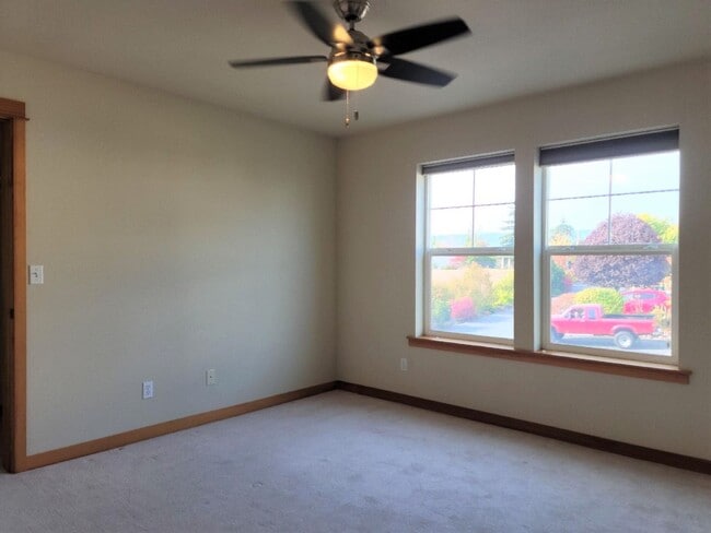 Foto del edificio - 19327 Gadwall Ln NE