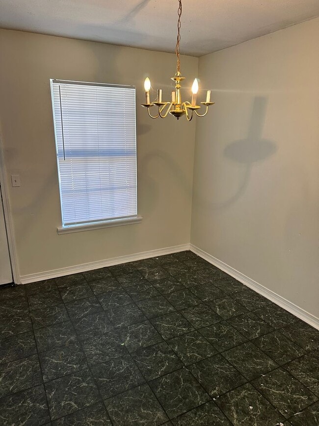 Building Photo - 114 Kadens Kove