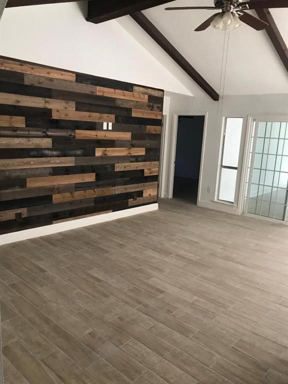 Foto del edificio - 423 Skywood Dr