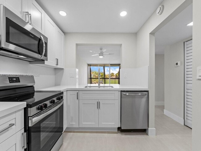 Foto del edificio - 10825 SW 112th Ave