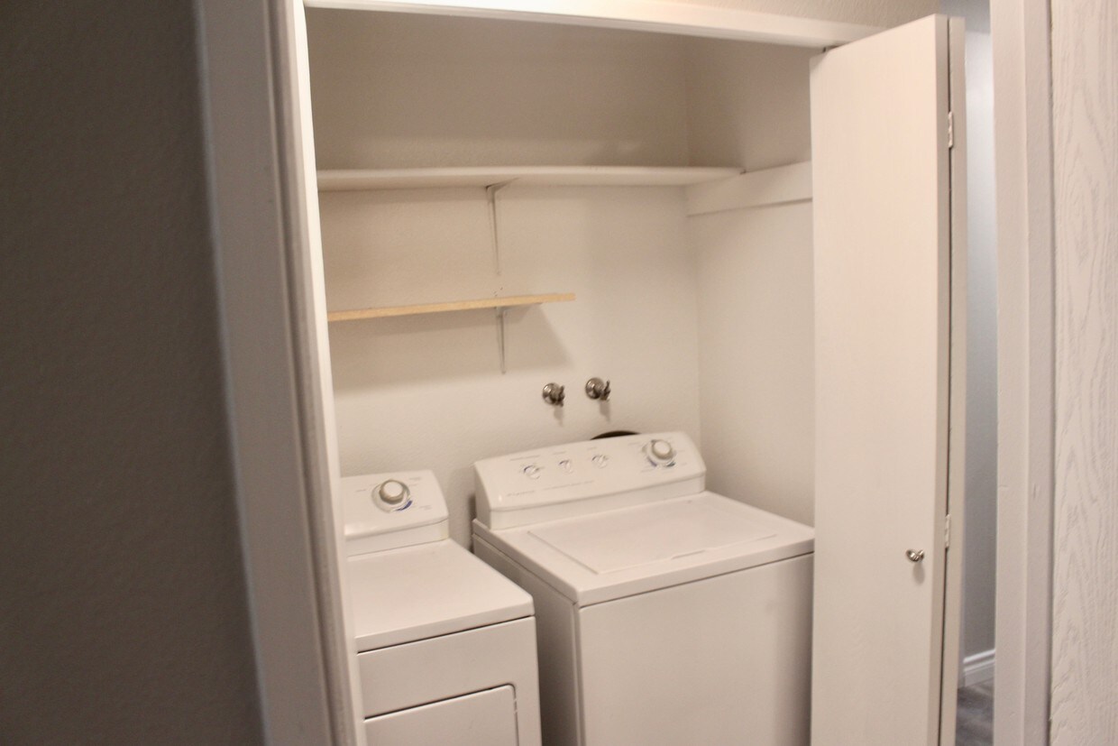 In Unit Laundry - 11214 126th Ave Ct E