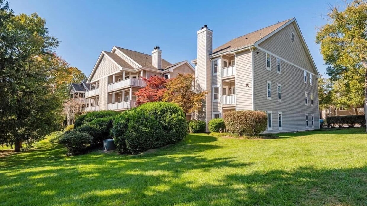 Photo - 14313 Climbing Rose Way (Centreville, VA)