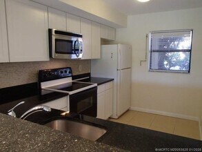Building Photo - 7400 S Ocean Dr