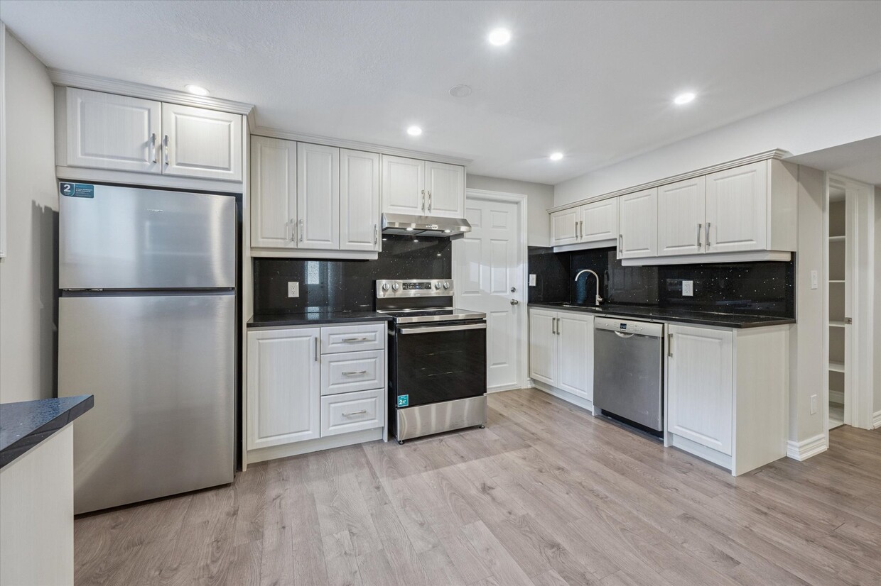 Primary Photo - 7485 Hammersley Rd