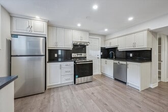 Building Photo - 7485 Hammersley Rd