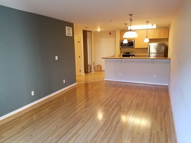 Foto del edificio - 6400 Christie Ave