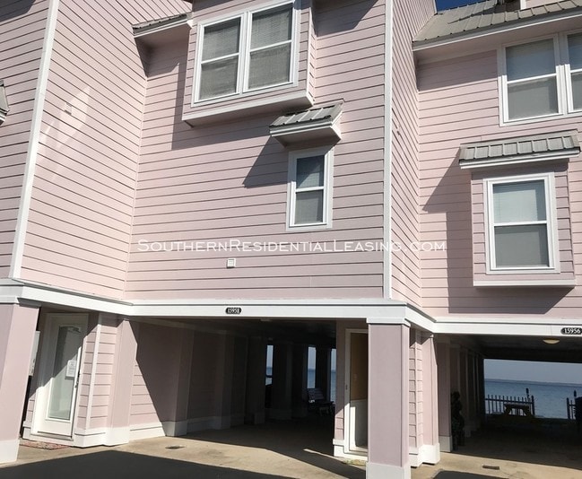 Building Photo - 15958 Innerarity Point Rd