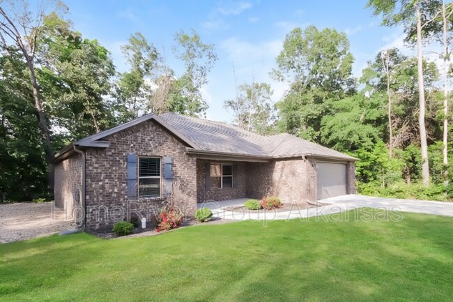 Building Photo - 7 Kinross Dr