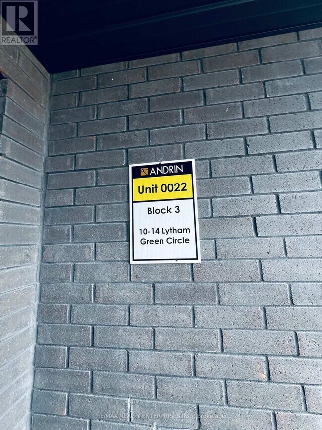 Building Photo - 14-14 Lytham Grn Cir