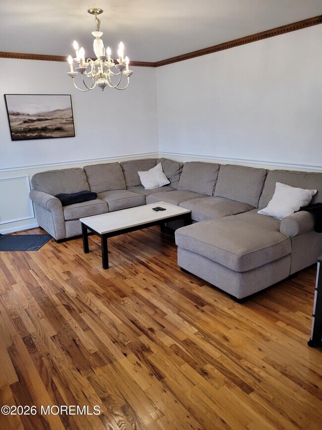 Building Photo - 5 Peach Tree Rd