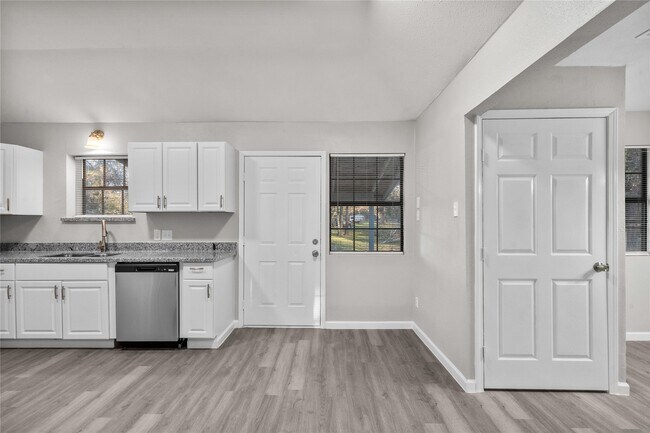 Building Photo - 20575 Kings Rd
