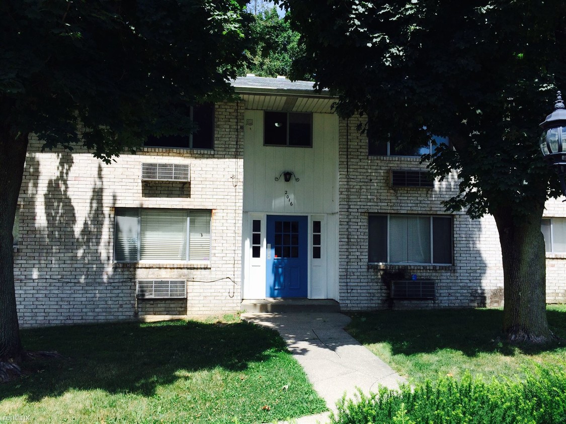 Primary Photo - 2016 Woodlawn Ave NW