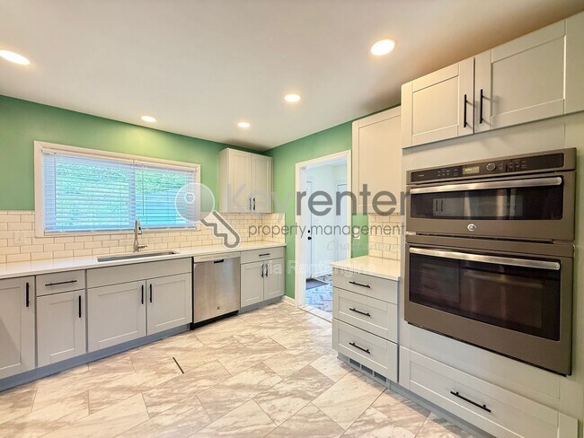 Foto del edificio - 3641 Thrushwood Dr
