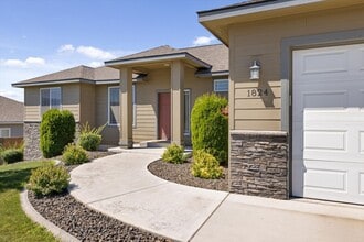 Building Photo - 1824 S Honeysuckle St