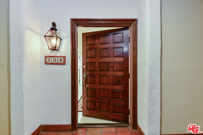 Foto del edificio - 11755 Montana Ave