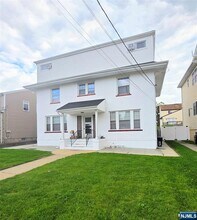 Building Photo - 512-514 3rd St