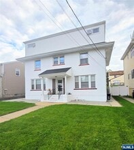 Building Photo - 512-514 3rd St