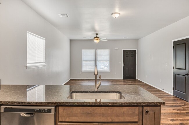 Building Photo - 1613 Timber Ridge Dr