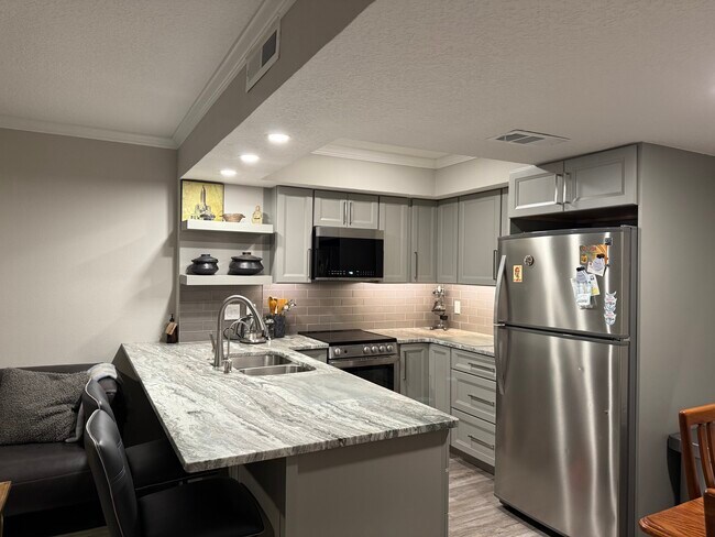 Cocina - 100 Fairway Park Blvd