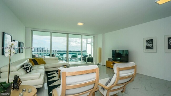 Foto del edificio - 3 br, 2.5 bath House - 400 Sunny Isles Blv...