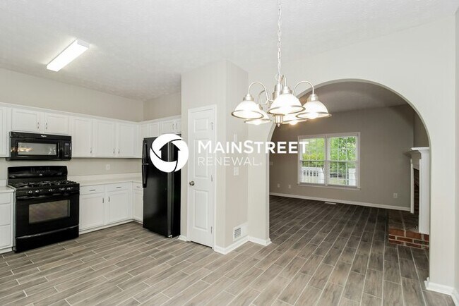 Building Photo - 5 Bedroom Pet-Friendly Home in Douglasvill...