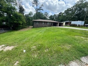 Building Photo - 2408 Groveland Cir S