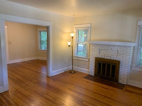 Living Room - 1015 E Washington St